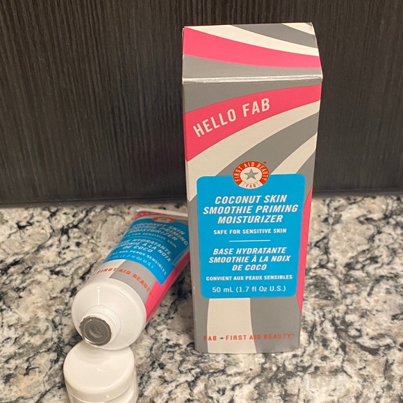 First Aid Beauty Coconut Skin Smoothie Priming Moisturizer 1.7oz. NEW & SEALED - Picture 2 of 7